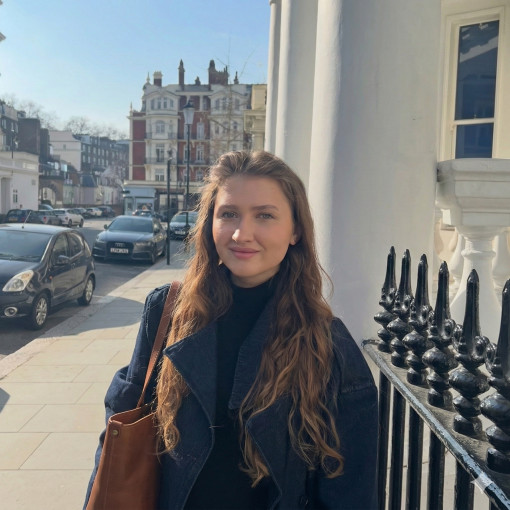 Photo of Dasha Yedamenko