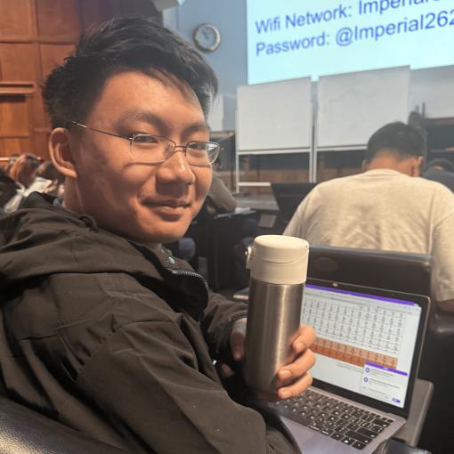 Photo of Elijah Zhang