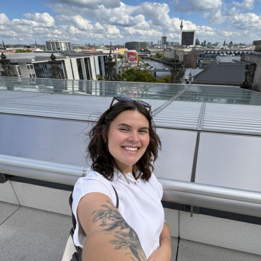 Photo of Samantha Bening
