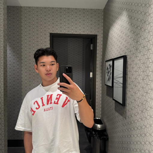 Photo of Timothy Lee