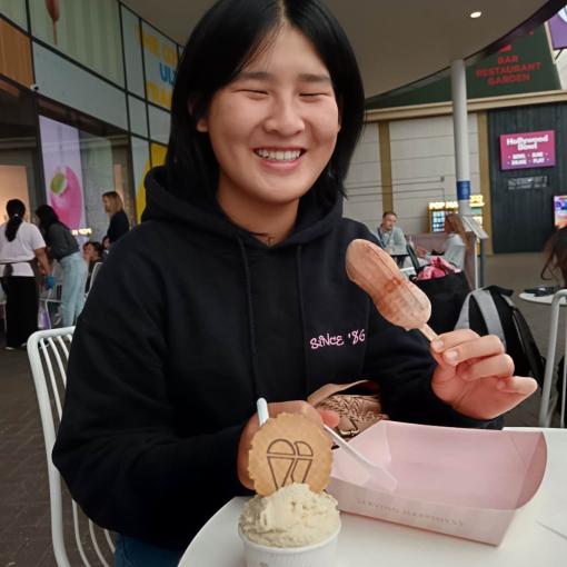 Photo of Victoria Liu